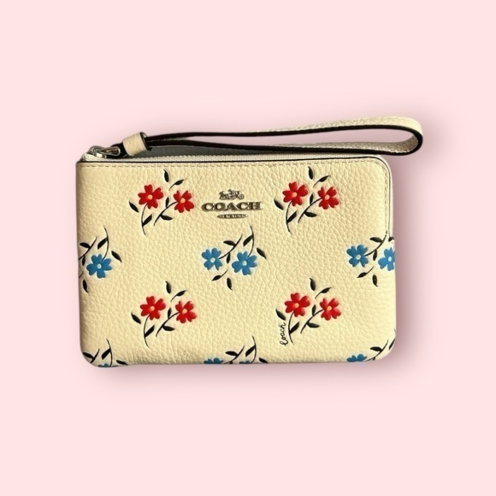 NWT COACH 92622 Corner Zip Floral Wristlet